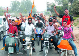 Activists of Panthic organisations raise slogans in support of their demands in Jalandhar on Tuesday.