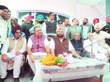 Former Punjab Chief Minister Capt Amarinder Singh addressing a press conference at Badhukhar in the Jawali assembly constituency in Kangra district on Thursday
