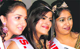 Jasmeet (centre), who was declared Miss Fresher 2009, during a competition at Guru Nanak Khalsa College for Women in Ludhiana.