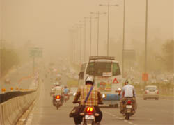 A view of the Jaipur-Delhi national highway that was engulfed by fog on Saturday.