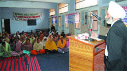 District and Sessions Judge Bhupinder SIngh delivers a lecture to women inmates of Amritsar Central Jail. 