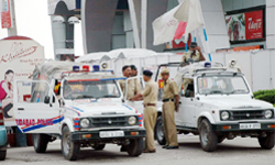 Faridabad police at SRS Mall 