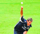 Clint McKay made an impressive debut in the Hyderabad match with figures of three for 59