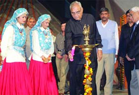 Haryana CM Bhupinder Singh Hooda opens the state pavilion at IITF-2009 in New Delhi