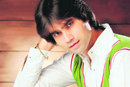Singer Uvie