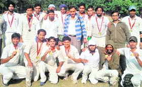 The winning team with its medals in Chandigarh