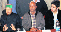 Union Steel Minister Virbhadra Singh addressing a press conference at Solan