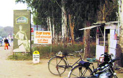 A liquor vend by the national highway at Mullanpur.