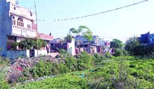 A view of the Tung Bala drain passing through various areas of ward number 7