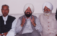 Congress MLA and vice-president of the PPCC Avtar Singh Brar (centre) addresses media at Circuit House in Bathinda 