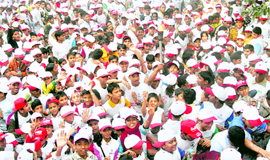 Students of various city schools take part in the UNESCO run to promote blood donation in Dehradun.