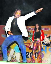 Actor Shakti Kapoor gives a performance at Haryana Utsav Mela in Karnal.