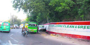 A slogan painted by the MC on a wall urging residents to keep Jammu clean.