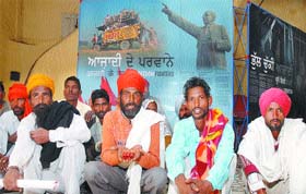 Bonded labourers rescued by members of the Dalit Dastan Virodhi Andolan in Jalandhar
