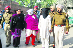 The drug peddlers in police custody in Ludhiana