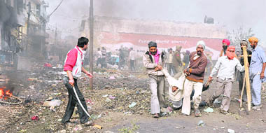 Locals come to the rescue of a victim