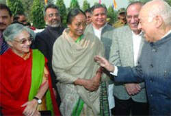 LS Speaker Meira Kumar with CM Sheila Dikshit, Vidhan Sabha Speaker Yoganand Shastri, MLAs V.K. Malhotra and Madan Lal Khurana at Old Secretariat in New Delhi on Saturday.