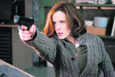 Kate Beckinsale as Carrie Stetko in Whiteout