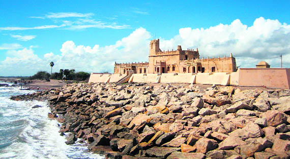 The Dansborg Fort was built in 1622. It was the administrative and military centre of the Danish East Indies. Today it houses a museum containing items from the Danish era of Tranquebar 