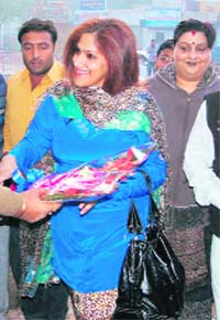 Avantika Tanwar being received on her arrival at the health camp organised by the Lalit Geetanjali Maken Foundation in Sirsa