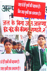 Schoolchildren in Faridabad campaign to save water.
