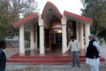 Mohan Lal Paruthi, who was among those who cremated the bodies of 82 soldiers who laid their lives during the 1971 war, stands outside the war memorial that has been set up in Fazilka as a token of respect to the martyrs.
