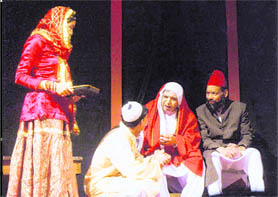 Asgar Wajahats classic play Jis Lahore Nahin Vekhya, Oh Janmaya Nahin being staged by artistes of Yugmanch at Nainital on Monday. A Tribune photograph