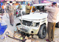 The accident site where a jeep collided with a PCR Gypsy, resulting in the death of the PCR driver and injury to three others in Gurgaon