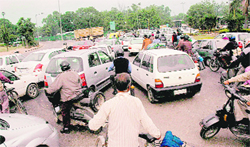 A traffic jam caused due to repair work at ISBT-17 roundabout in Chandigarh 