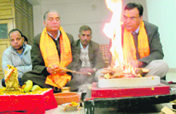 Himachal Pradesh Vidhan Sabha speaker Tulsi Ram participating in a havan at the Tapovan vidhan sabha building 