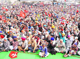CPI and CPM workers from different parts of Punjab attend a state-level rally against price rise and lawlessness in Ludhiana on Saturday.