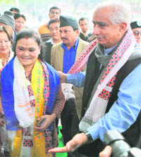 Darjeeling MP Jaswant Singh with members of the Gorkha Janmukti Morcha at a protest in New Delhi on Monday.