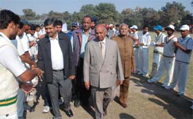 Sarup Chand Singla, area in-charge of SAD, Bathinda, being introduced to Allahabad and Kurukshetra University teams at the Government Rajindra College in Bathinda