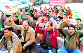 Members of the Northern Zone Insurance Employees Association protest in