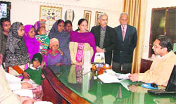 A deputation of forum calls on Deputy Commissioner Vikas Garg in Ludhiana on Thursday.