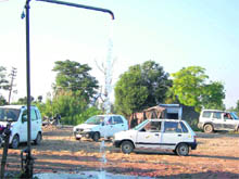 A private tubewell along the Kathua-Lakhanpur highway.