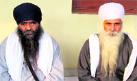 Sant Samaj chief Baba Harnam Singh (left) addresses mediapersons at Fatehgarh Sahib on Sunday