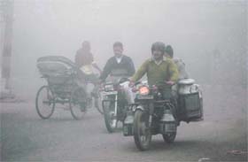 Motorists brave dense fog in Karnal on Monday morning