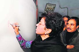 Union Tourism Minister Kumari Selja inaugurates the second International Haryana Film Festival at DAV College for Girls in Yamunanagar. 
