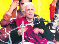 Girija Devi gives a performance at the Harivallabh Sangeet Sammelan in Jalandhar.