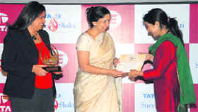 Nusrat Jahan Ara receives the TATA TiE Stree Shakti Award in Mumbai.
