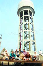 Overhead water tank built but never got operational in the Vallah area in Ward 17. People are forced to drink unhygienic water for lack of any proper water supply.