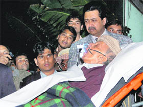 Veteran Left leader and former Chief Minister of West Bengal Jyoti Basu being taken to hospital after he complained of chest congestion in Kolkata on Friday