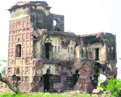 The haveli of Diwan Todar Mal in Fatehgarh Sahib. 