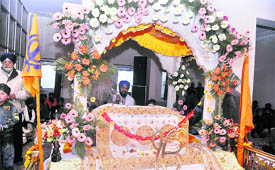 Guru Granth Sahib at the Guru Nanak Niwas Gurdwara.