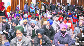 Devotees at a diwan held on the 344th birth anniversary of Guru Gobind Singh in Dehradun on Tuesday.