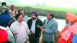 Baba Balbir Singh Seechewal on a visit to the Kala Sanghian drain