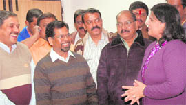 Mayor Anu Chatrath welcomes a delegation of the Thane municipal corporation in Sector 17, Chandigarh, on Friday.
