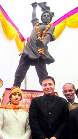 PWD and Public Health Minister Randeep Singh Surjewala after unveiling the statue of Bhagat Singh in Kaithal on Saturday.