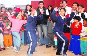 Sankalp members celebrate Lohri with Snehalya inmates in Maloya